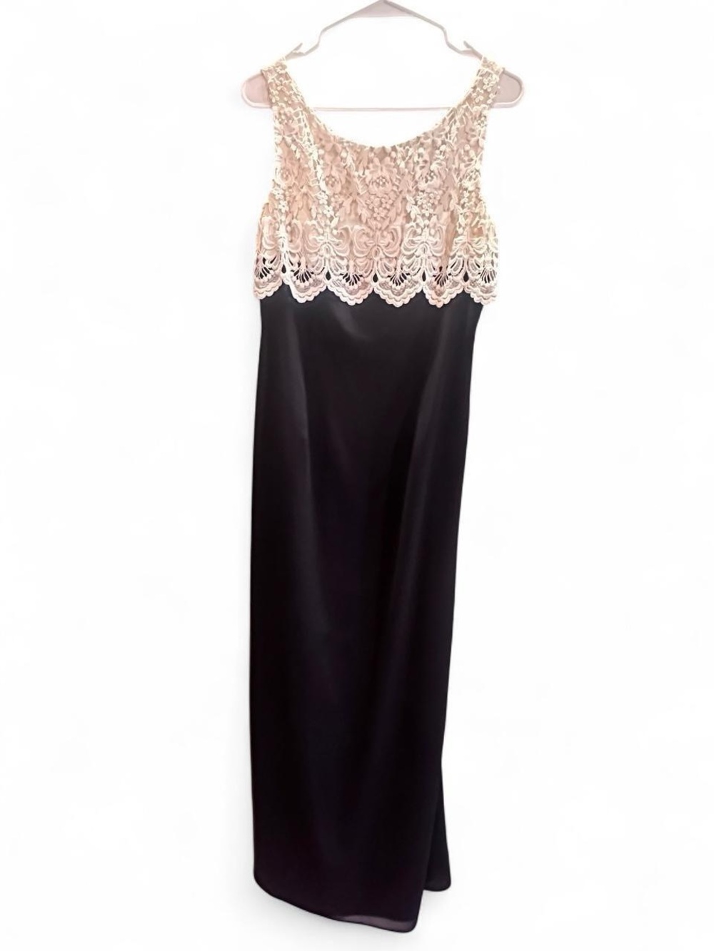 Vintage late 60s/early 70s black sleeveless formal column gown dress size 7/8